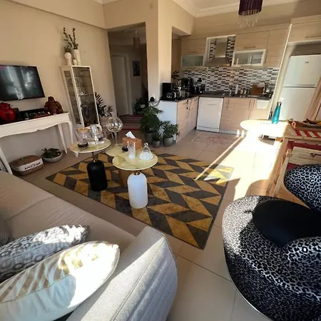 Luxury At A Price And Close To The Sea *